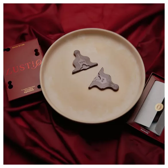 Lustiq - vágyfokozó csokoládé és kártyajáték díszcsomag