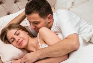 Hogy lehet élethű élmény a szex guminővel? Megosztunk veled 4 tippet!