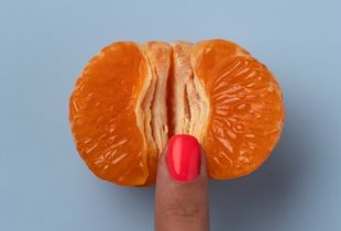 Dildó (nagyon) kezdőknek: mennyire előnyös szűzként a használata?