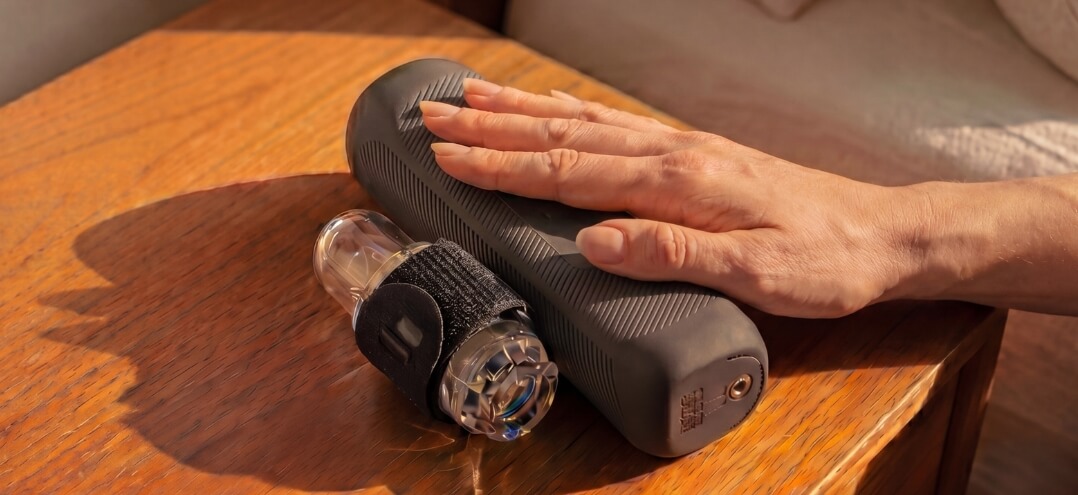 The Handy 2 vezeték nélküli, app- és VR-kompatibilis férfi maszturbátor erős motorral és 12,5 cm lökethosszal | Szexshop.hu sex shop