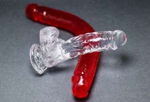 Műpénisz kezdőknek és haladóknak: típusok, tanácsok, tippek