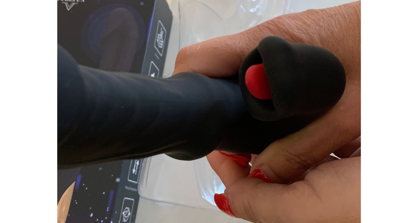 Dupla stimulációt nyújtó vibrátor csiklókaros funkcióval – Szexshop.hu sex shop